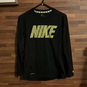 Boys Nike Dri-Fit Long Sleeve Tee - Small